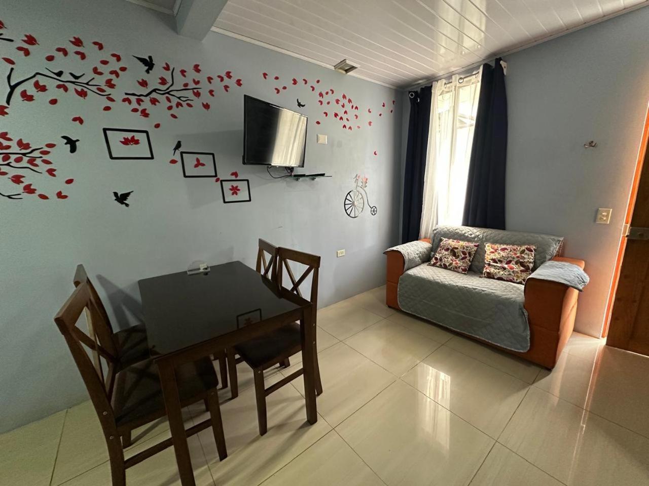 Apartamento en edificio de dos niveles San Isidro De El General Exterior foto