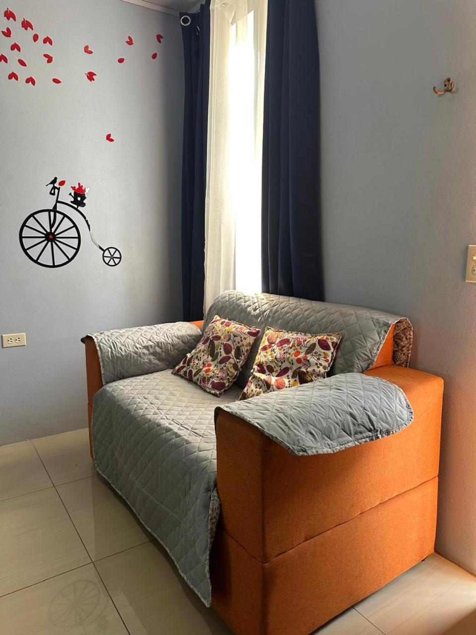 Apartamento en edificio de dos niveles San Isidro De El General Exterior foto